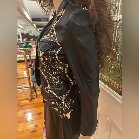 Genuine Versace vintage studded jacket and matching skort. Black&Gold Size 8. - Picture 3 of 6